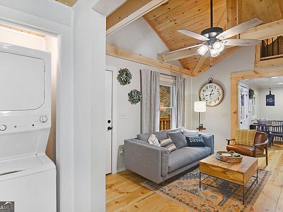 5th image of 165 Corbin Hill Rd