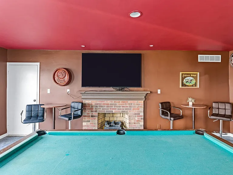 Building's Lounge