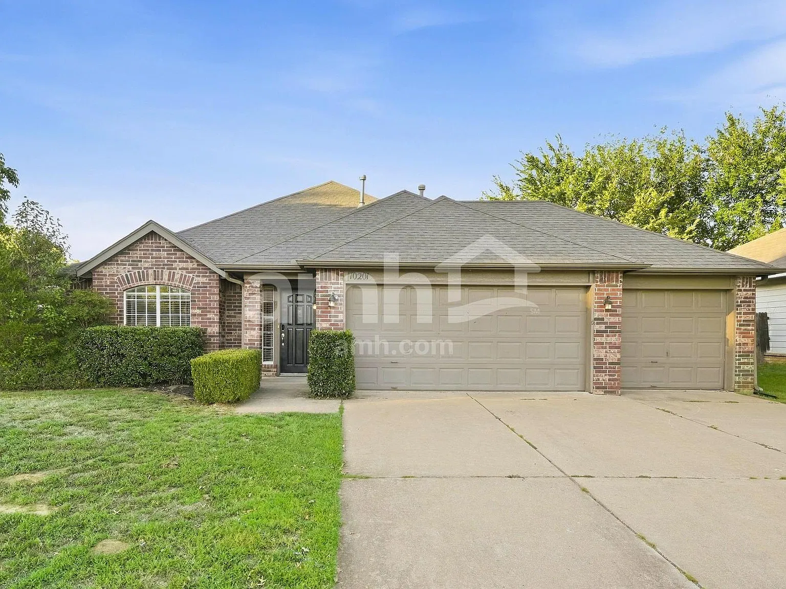 3 bed, 2.0 bath, 1862 sqft, $2,110 — Photo 1