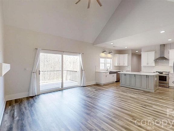 3rd image of 5345 Christopher Rd