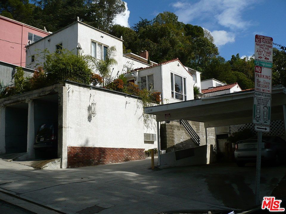 1st image of 1238 Larrabee St