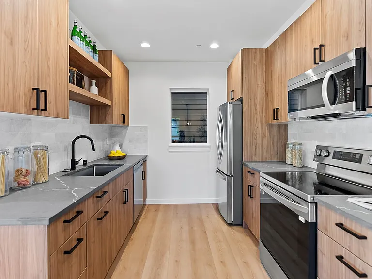 346 NE 55th St #C — Photo 16