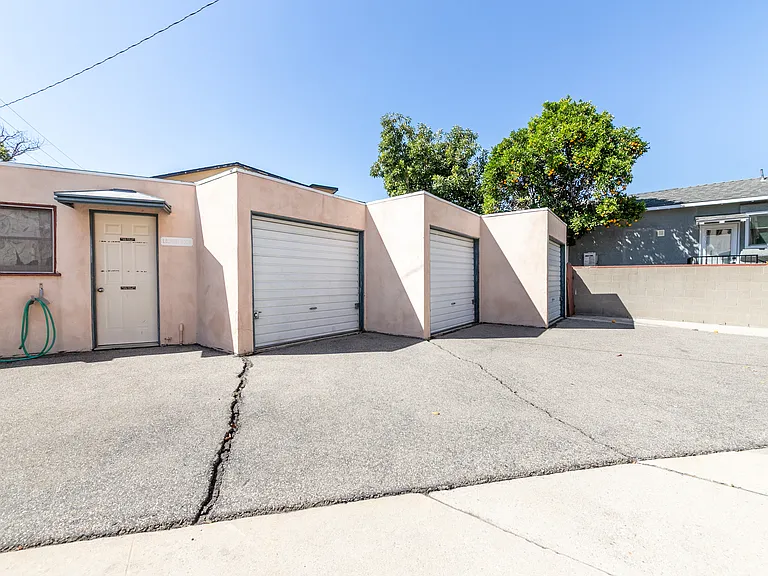 359 W Providencia Ave — Photo 18