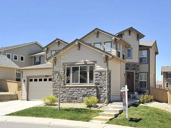 B  Exterior Showing Garage