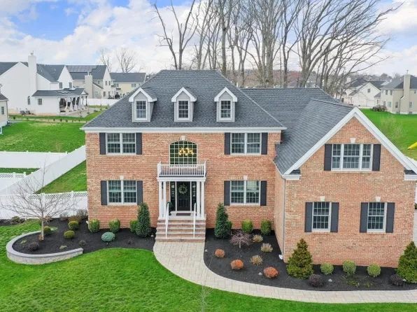 22 Galligen Dr, Hillsborough Twp., NJ 08844