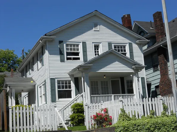 5241 18th Ave NE #2, Seattle, WA 98105