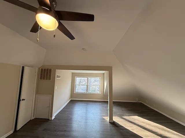 614 S Mendenhall St #C — Photo 12