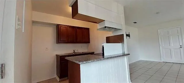 216 Marion Ct — Photo 5