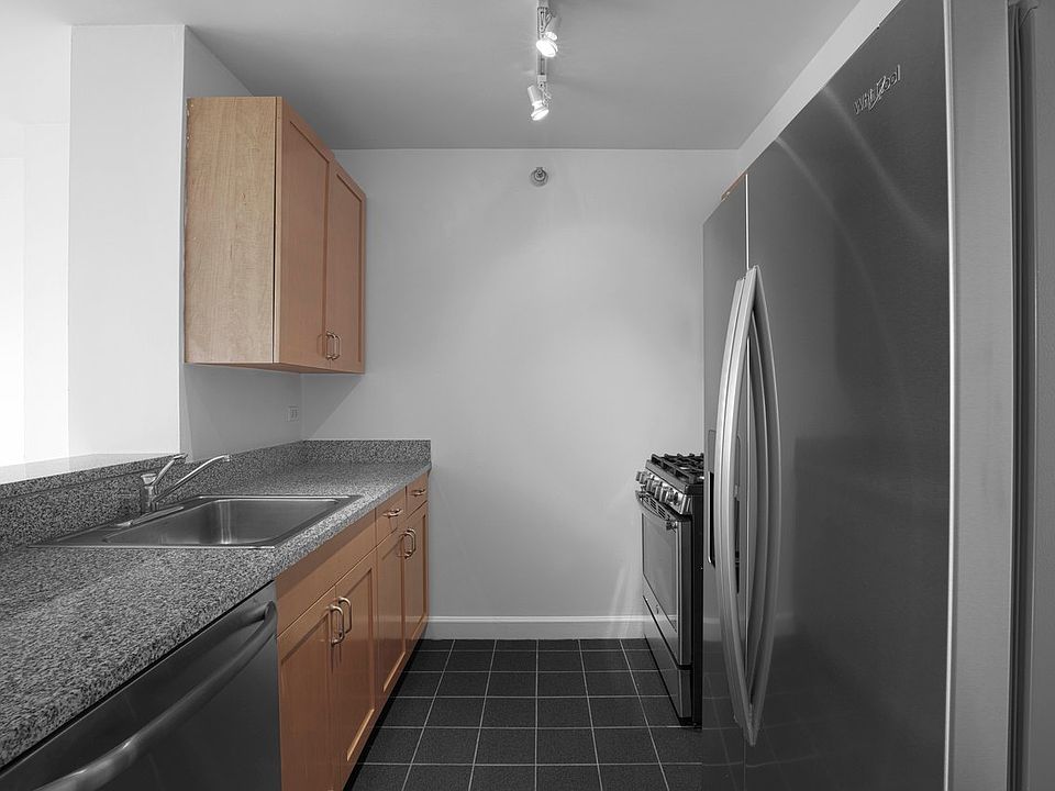 1st image of 420 W 42nd St APT 18G
