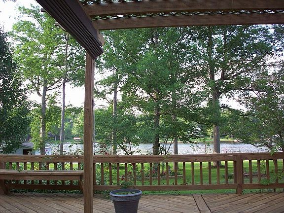 2nd image of 806 Charmaine Dr S