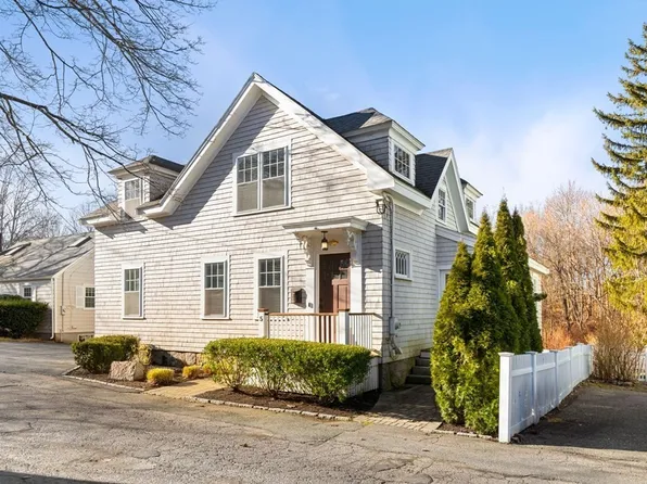 5 Abbot Ct, Marblehead, MA 01945