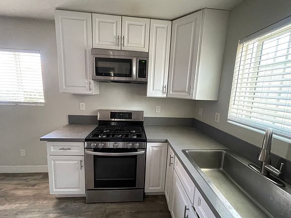 5th image of 11722 Sunglow St #1/2