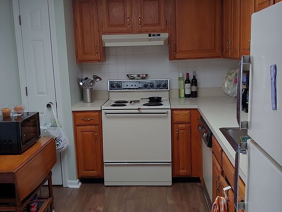 5th image of 1030 N Harrison Ave APT 306