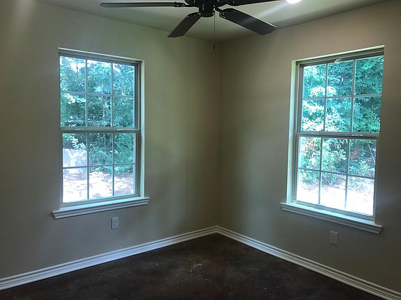 2nd image of 606 Rockdale St #103