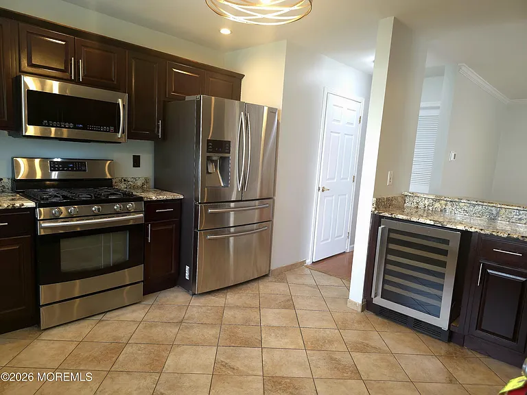 57 Phoenix Ct — Photo 4