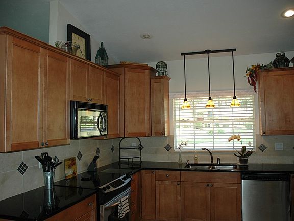 2nd image of 880 Sweetwater Island Cir