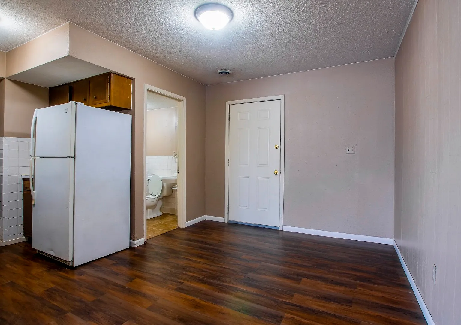 2 bed, 1.5 bath, 11232 sqft, $800 — Photo 4