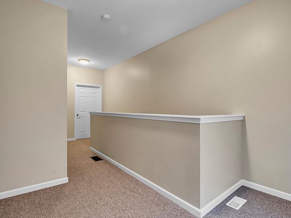 4th image of 20 Hunt Club Cir