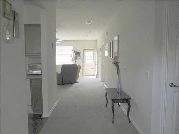 5th image of 240 Bexar Dr
