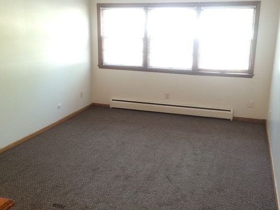 3rd image of 1140 Western Ave N APT 5