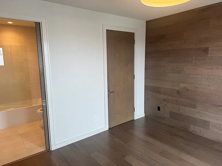600 South Van Ness — Photo 26