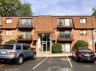 4833 W 109th St APT 201, Oak Lawn, IL 60453