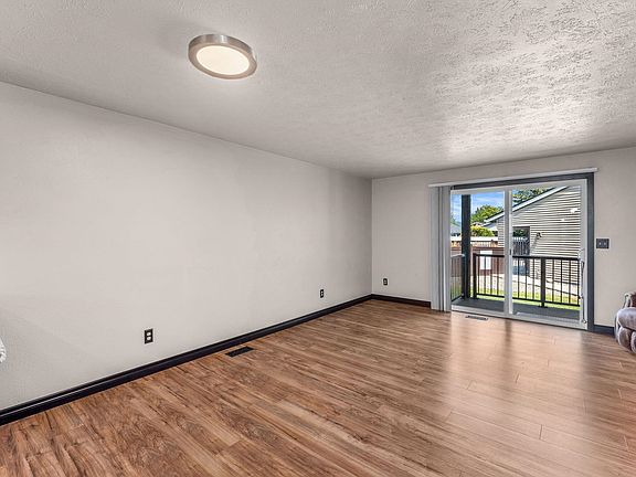 5th image of 23009 E Colt Ln