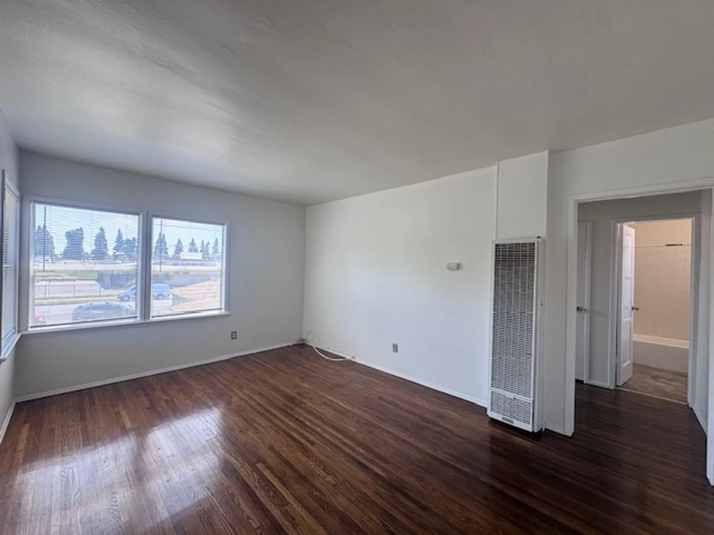 4837 Clark Ave — Photo 4