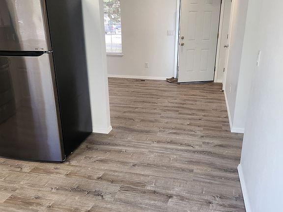 2nd image of 957 N Quartzite Ave