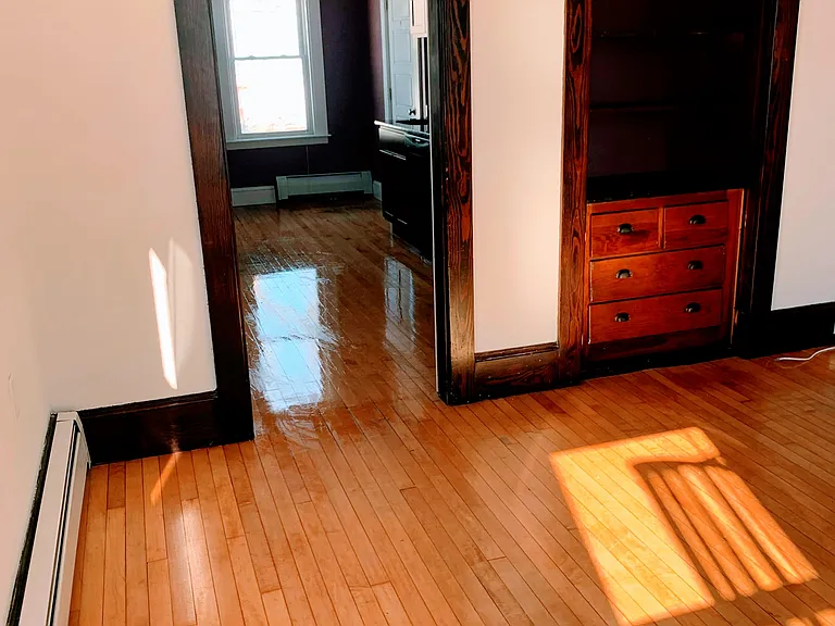 25 Glendale St #A — Photo 3