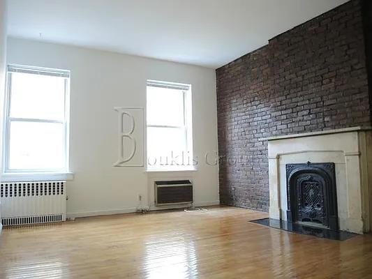 Rented by Bouklis Group | media 13