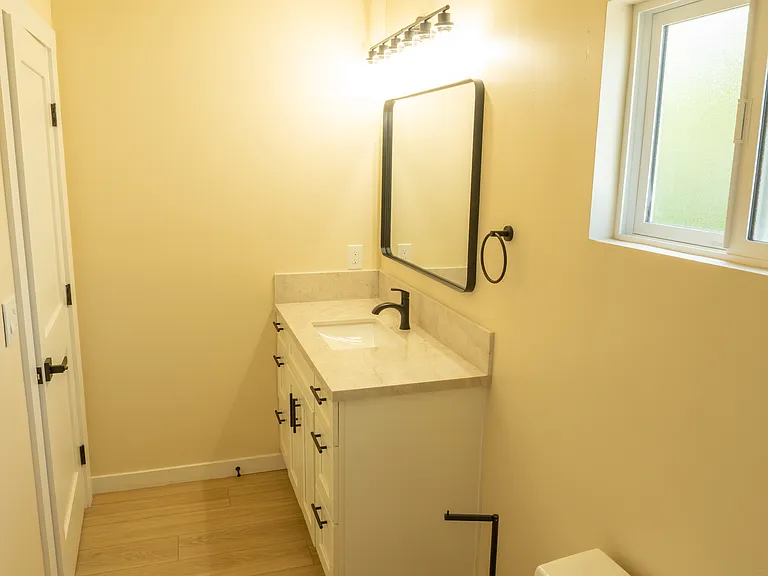 Upstairs bath 1