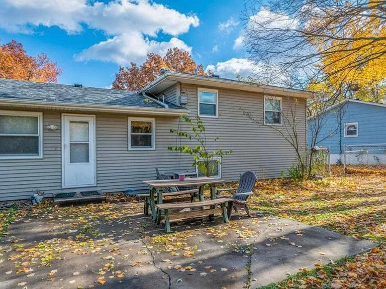 2904 Greenway Dr — Photo 12