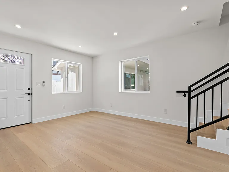 1133 N Maryland Ave #B — Photo 20
