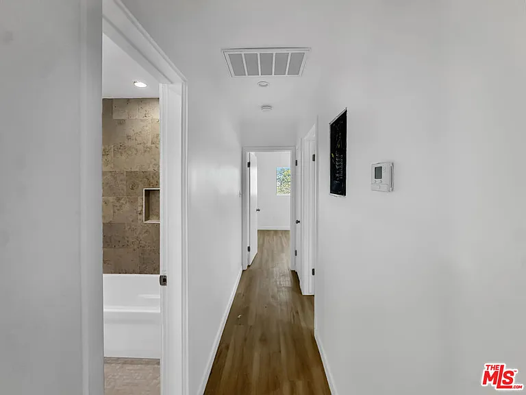 1100 S Inglewood Ave #2 — Photo 5
