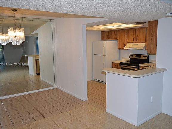 4th image of 5570 NW 44th St APT 306A