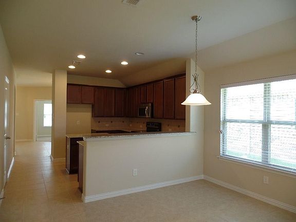 2nd image of 808 Silvermoon Dr