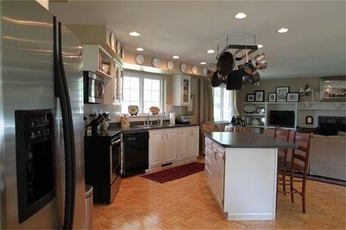 4th image of 4701 Silverwood Dr