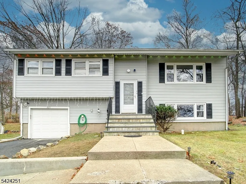 221 Chincopee Ave photo 1
