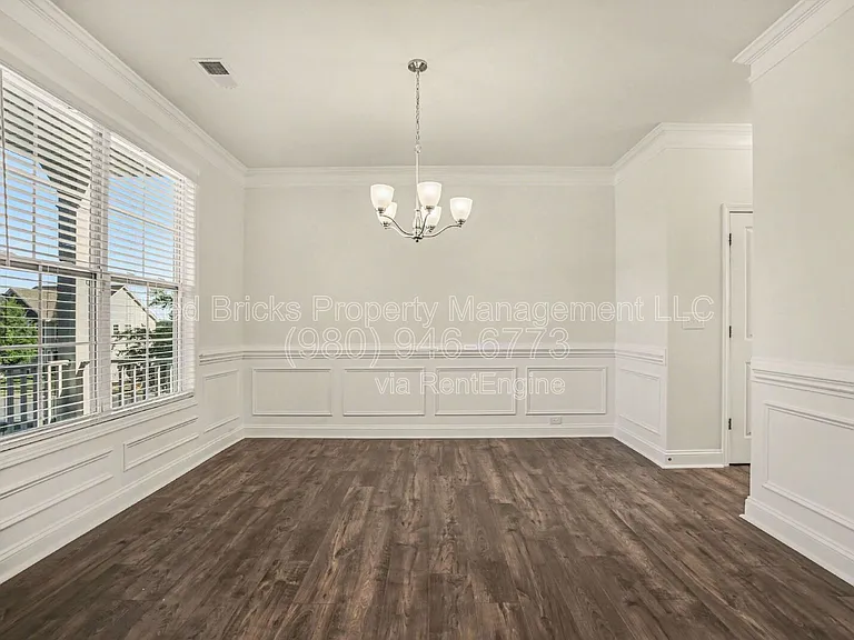 1569 Cambria Ct — Photo 8