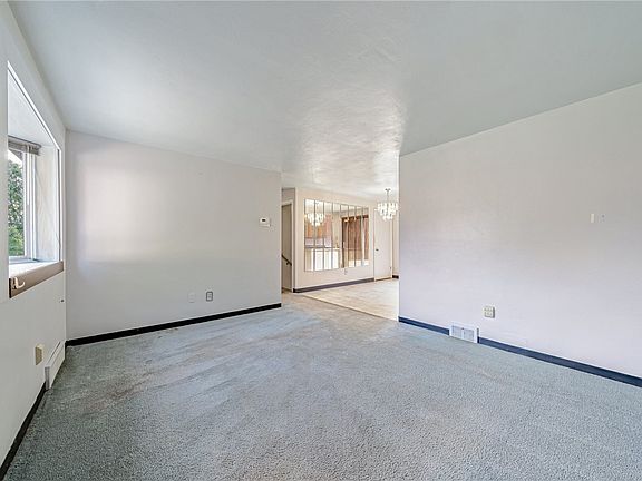 5th image of 14030 Wayne Dr