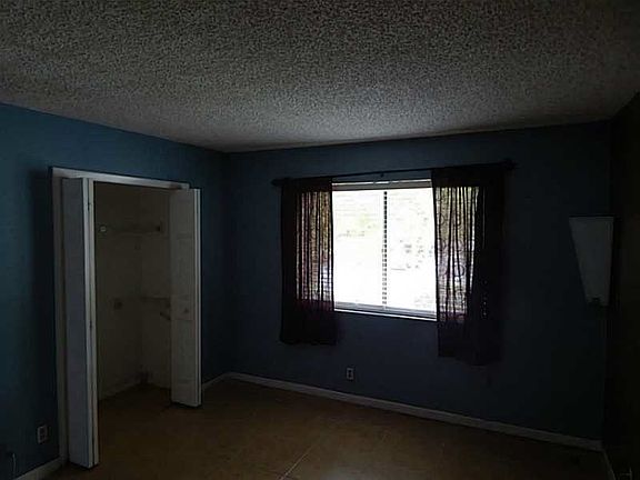 3rd image of 423 Lakeview Dr APT 205