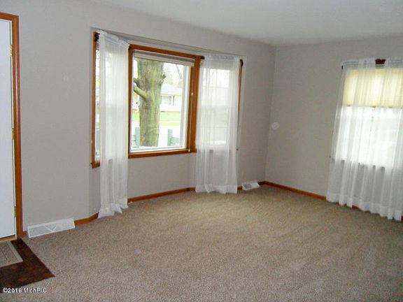 3rd image of 4320 Kimball Ave SE