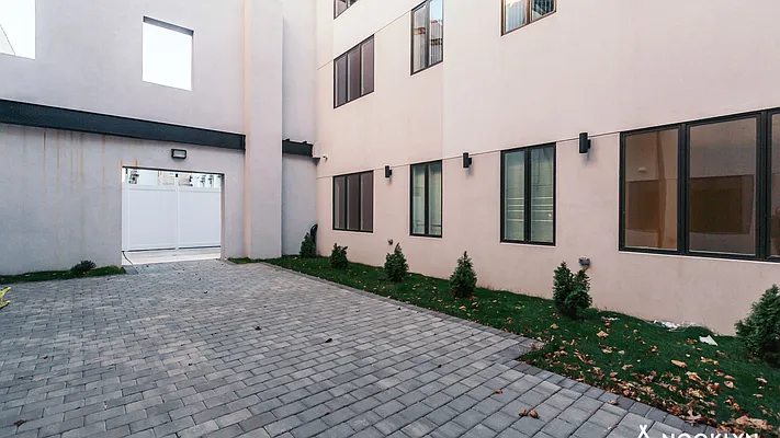 Rented by Nooklyn NYC LLC | media 17