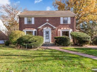 1147 Trafalgar St, Teaneck, NJ 07666