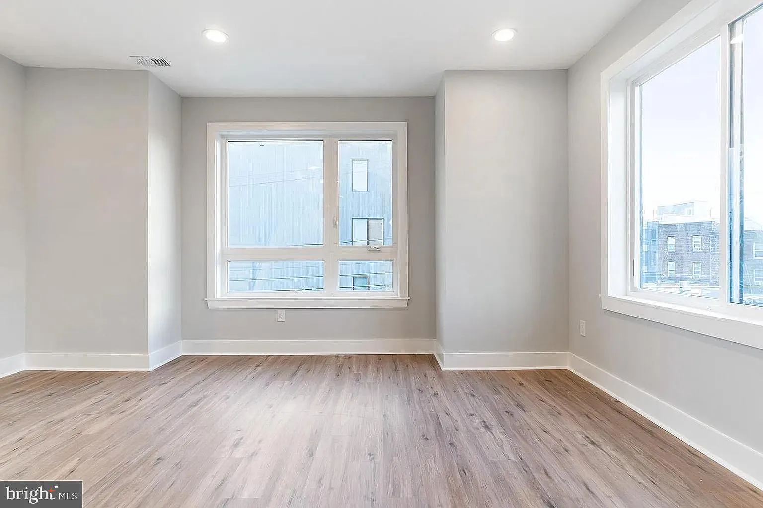2 bed, 1.0 bath, $1,675 — Photo 3