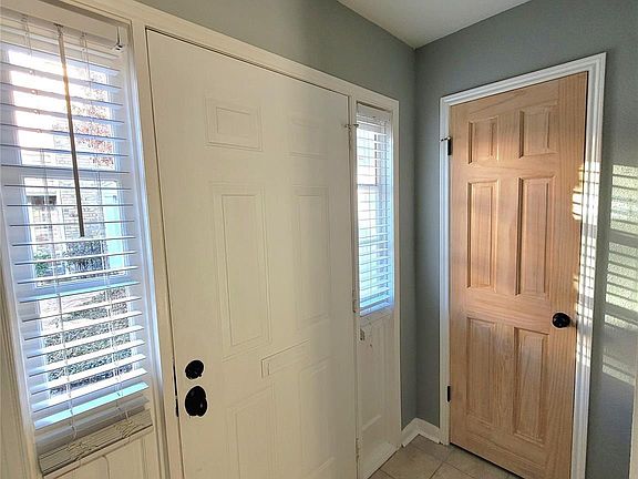 4th image of 6471 Burgoyne Rd #31