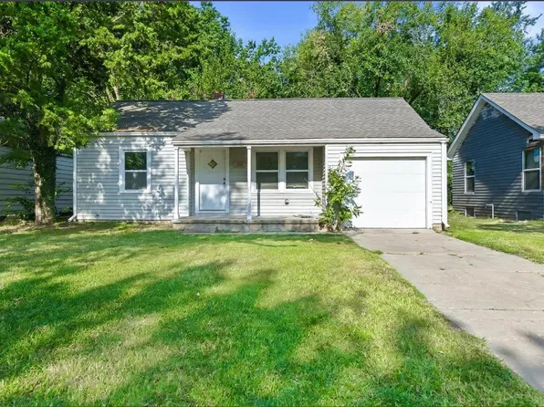 1127 S Minnesota Dr, Wichita, KS 67211