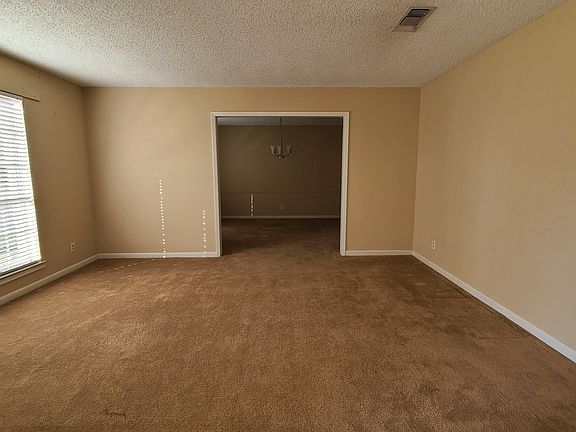 4th image of 2706 Fairway Dr