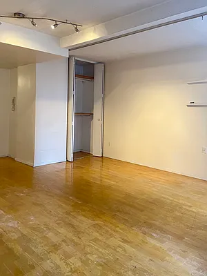 Rented by E Realty International Corp | media 4